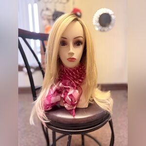 Belle Tress “Allie” hand tied style